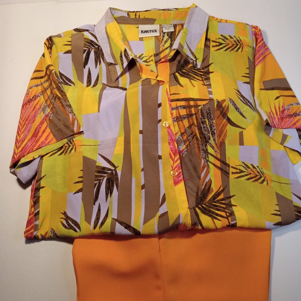 KAKTUS MULTI COLORED COLLAR BLOUSE AND TANK TOP BLOUSE WITH ORANGE PANTS OUTFIT